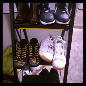 Various Nike speakers women's size 7 men's size10